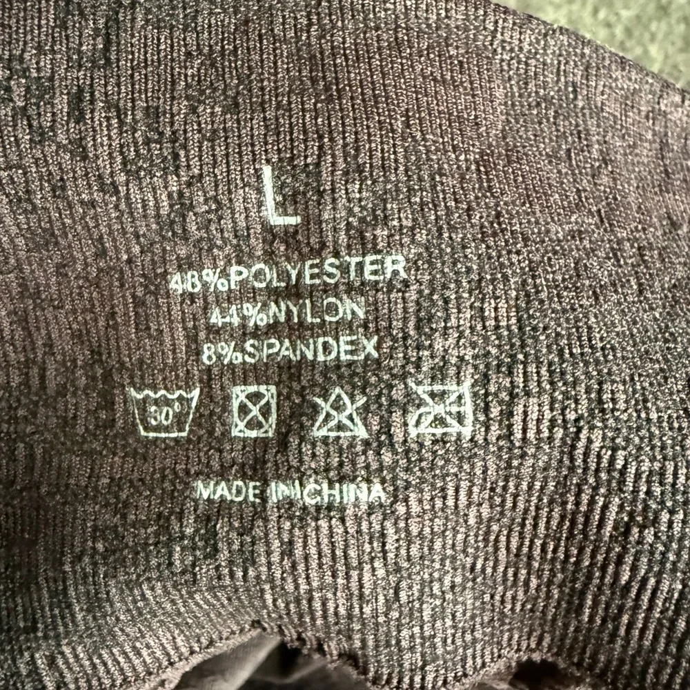 1-Gymshark / 2- NVGTN pairs of leggings. - Picture 4 of 4